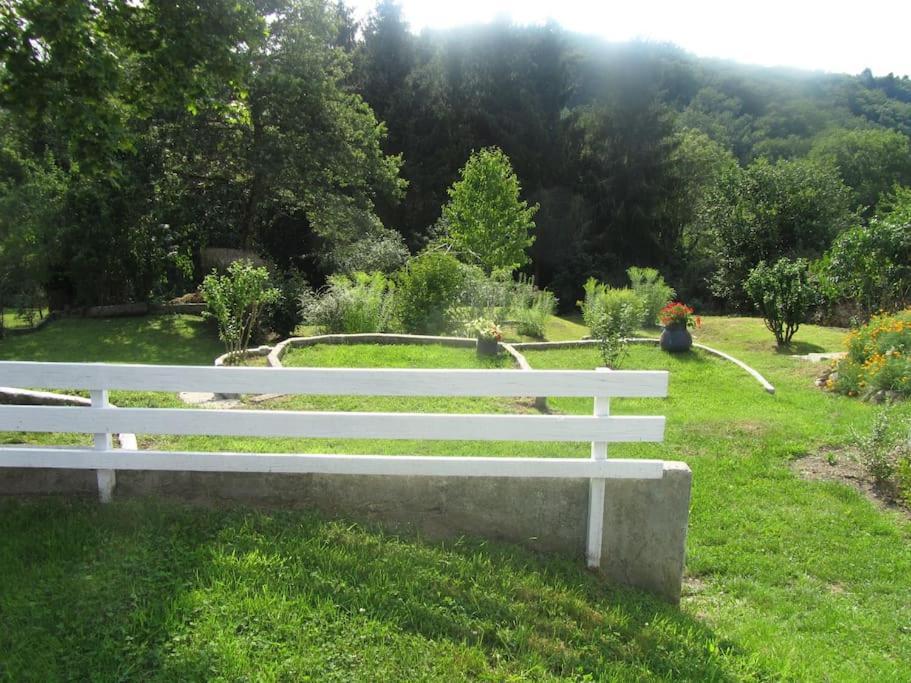 Confortable Maison A La Campagne Les Fougeres Bagian luar foto